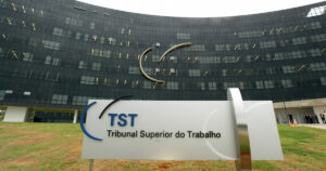 Decisão do TST Resguarda Direitos de Trabalhadores Anteriores à Reforma Trabalhista